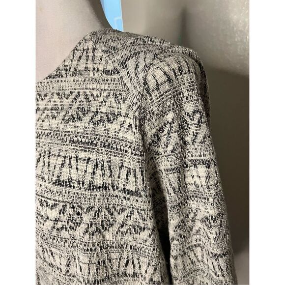 Anthropologie W5 3/4 sleeve fringe grey white top large - Picture 5 of 5